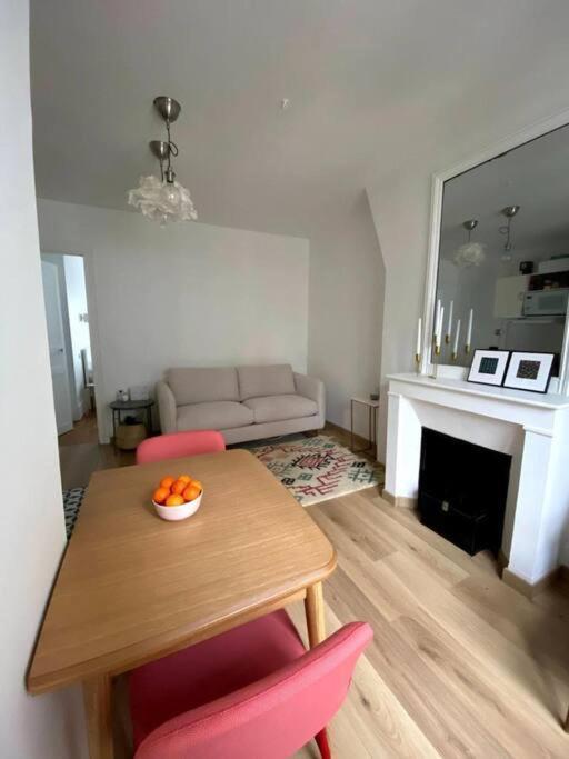 Modern Appartement W/ Tour Eiffel View In The 7Th Paris Bagian luar foto