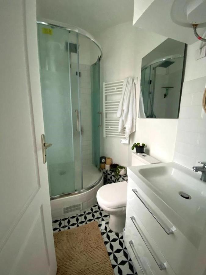 Modern Appartement W/ Tour Eiffel View In The 7Th Paris Bagian luar foto
